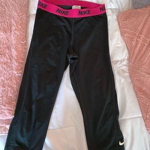 Cropped Nike Leggings